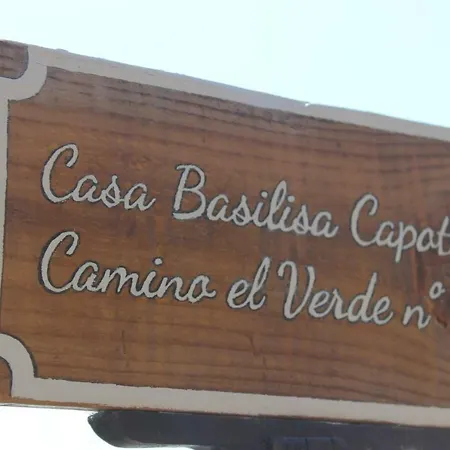Casa Basilisa Capote * El Paso